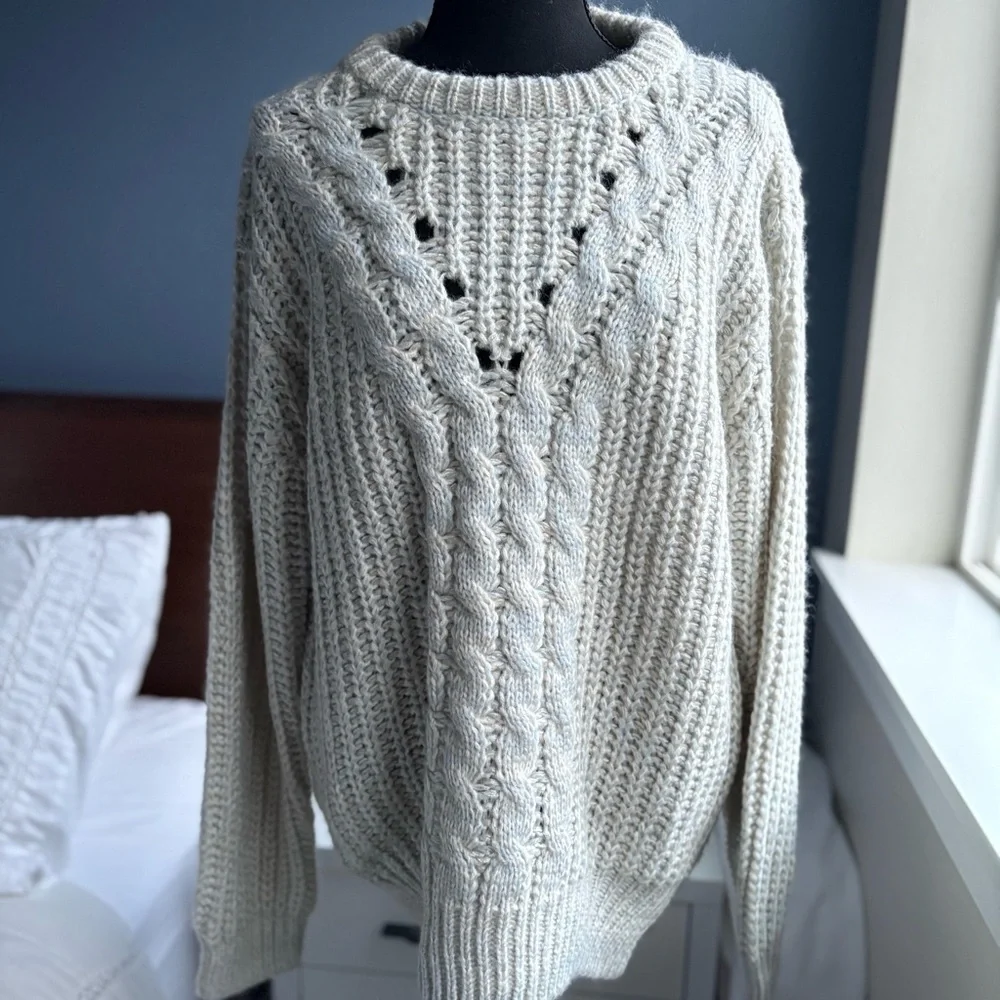 POL Cream with Blue Crew Neck Cable Knit Oversized Size Small Sweater - Cozy!